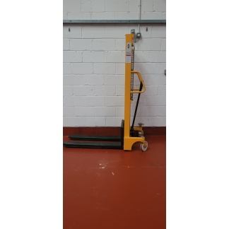Manual Wrap-Over Stacker, 1.6m Lift Height, 1000kg Capacity - Used & in VGC.