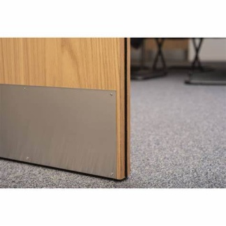 400 x 230 G430 1.2mm Kickplate