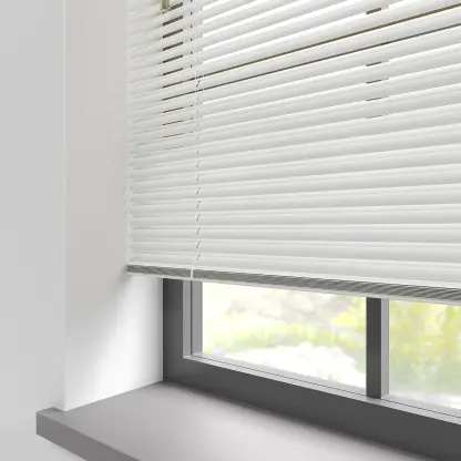 Satin Pure White Aluminium Venetian Blind 
Width 46" Height 48"